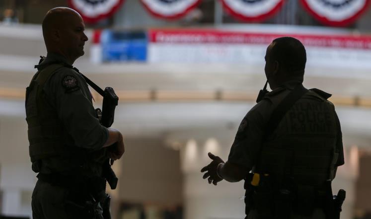 السلطات الأميركية تعتقل كل اللاجئين الذين