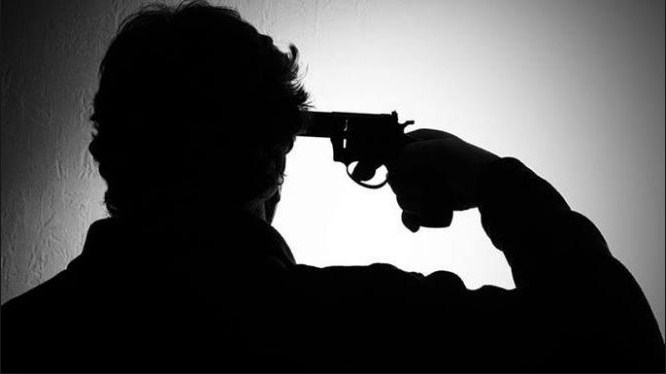 انتحار عشريني باطلاق النار على نفسه