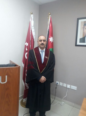 الإعلامي ناصر الرحامنة.. مبروك الماجستير (صور)