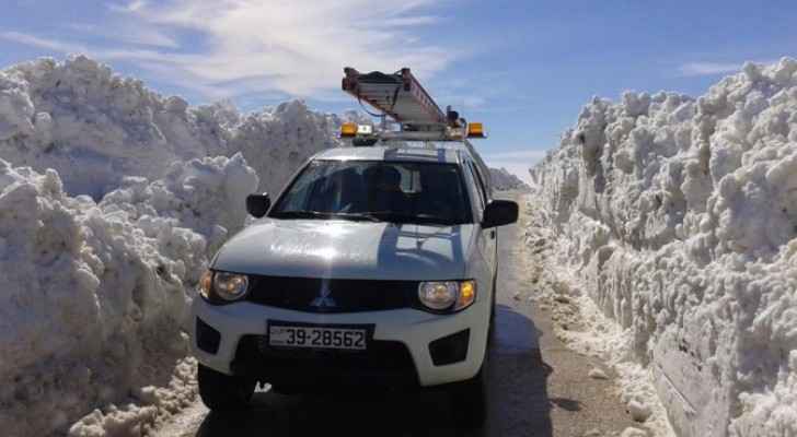 الكهرباء الاردنية تتعامل مع 2424 عطلا
