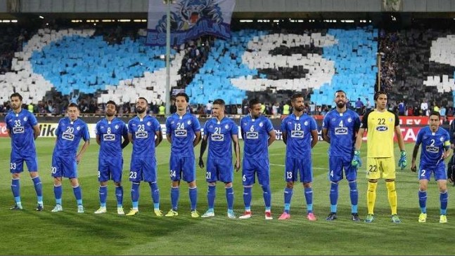 طائرة إيرانية تقل فريق كرة قدم