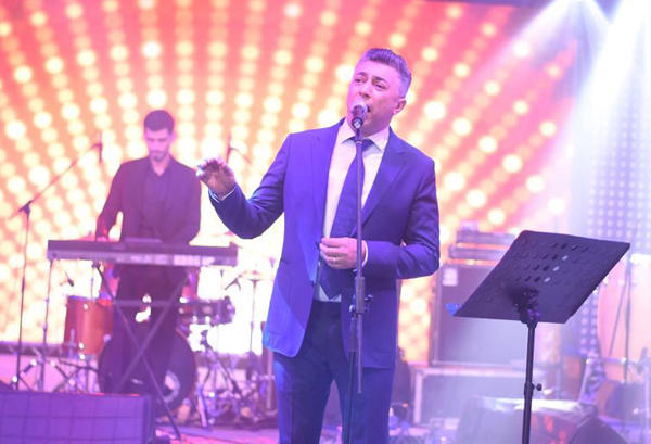 عمر العبداللات يغني لـ (تحيا مصر)