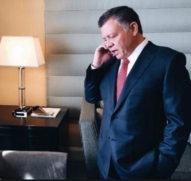 الملك لرئيسة وزراء بريطانيا: الحل السياسي