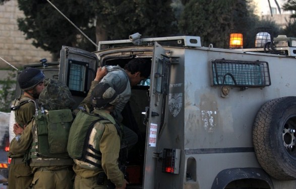 الاحتلال يعتقل 23 فلسطينيا