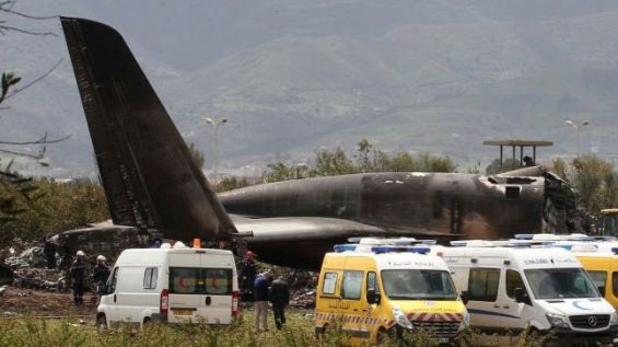 الحكومة تقدم التعازي بضحايا الطائرة الجزائرية