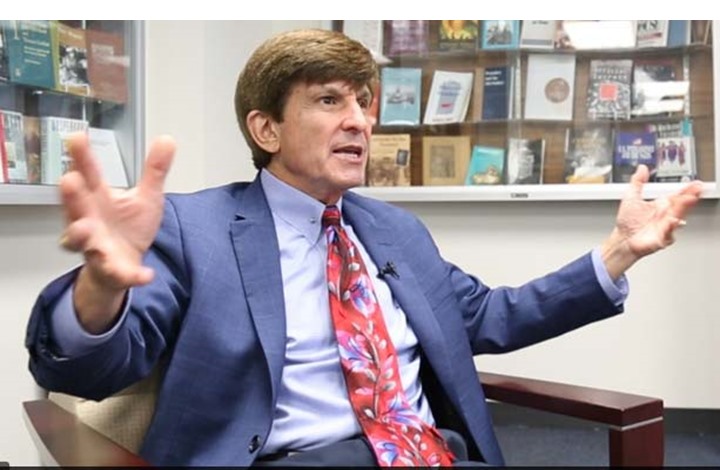 أكاديمي أمريكي توقع فوز ترامب وتنبأ