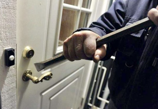 البحث الجنائي يحبط محاولة سرقة منزل