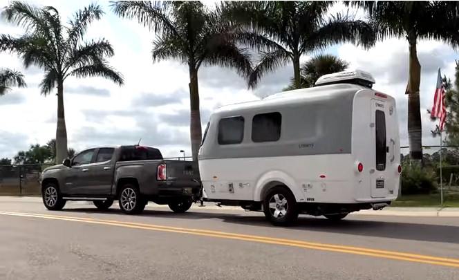 بالفيديو .. . أول منزل متنقل