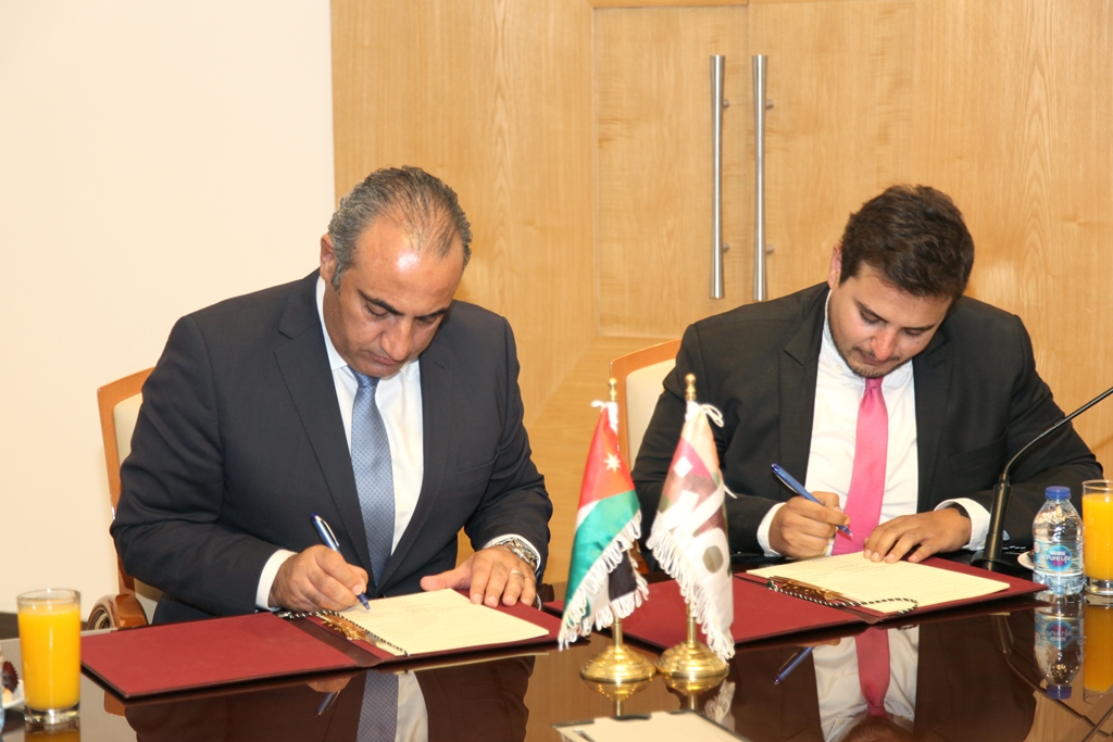 الأمانة توقع إتفاقية لتطوير خدمات التكسي