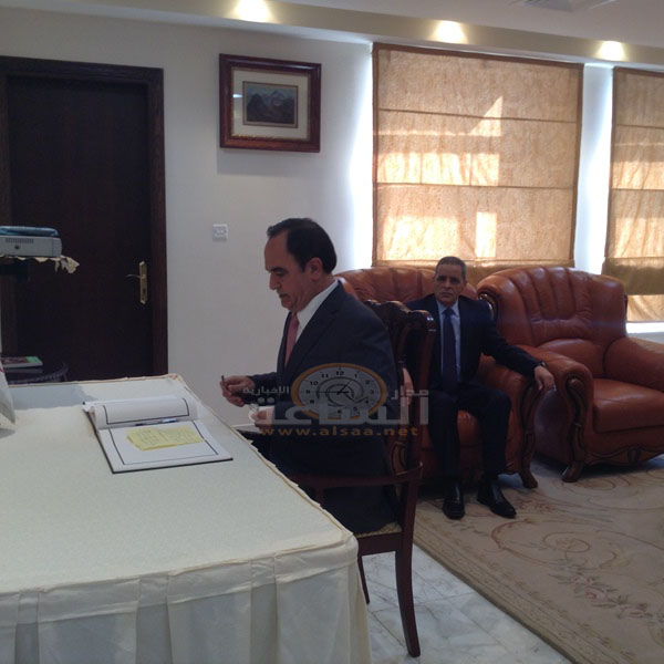 أردنيون ودبلوماسيون يعزون الجزائريين (صور)