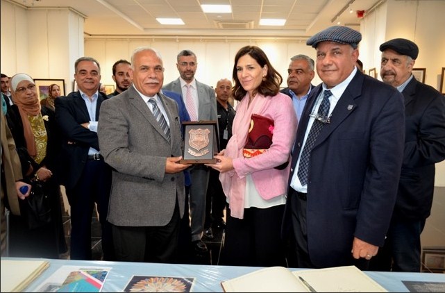 الأميرة رجوة بنت علي تفتتح معرض