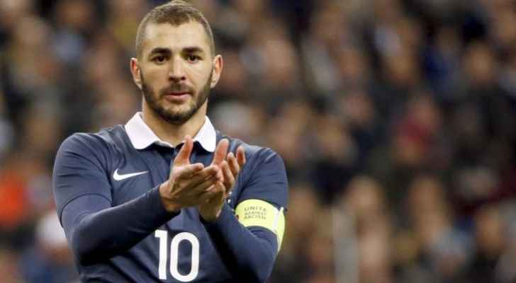 لماذا لا يردد بنزيمة النشيد الوطني