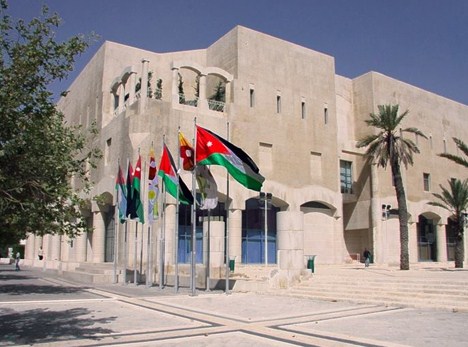 الامانة والبلديات تغلقان الباب في وجه