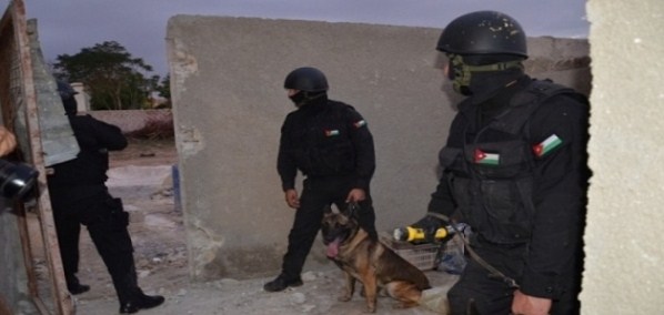 ضبط 7 مطلوبين متوارين عن الأنظار