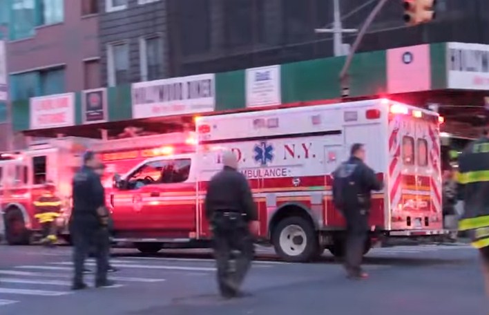 بالفيديو: منعها والداها من الذهاب لحفلة..