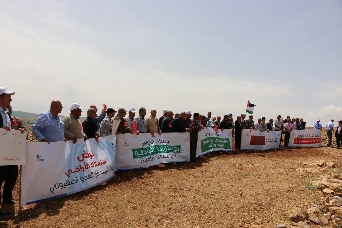 ’المهندسين‘ يحتجون على مرور خط الغاز