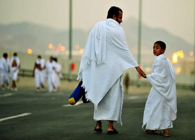 مصرع اربعة معتمرين بريطانيين في حادث