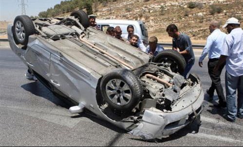 إصابة (4) أشخاص اثر حادث تدهور