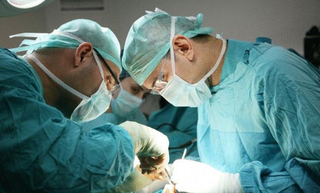 «الصحة» : فتاة عربية تطلب التحول