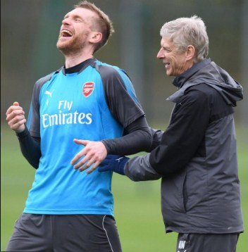 مرتساكر: لقب الدوري الأوروبي هديتنا الوداعية