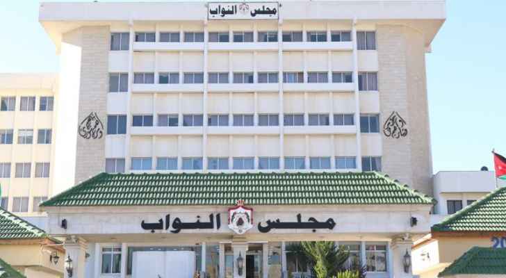 المعلمون ينسحبون من اجتماع نيابي حكومي