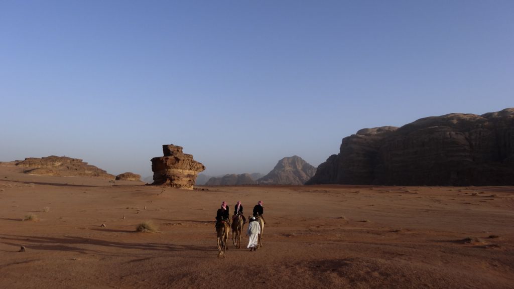 انقاذ سائحين بريطانيين تاها في عمق