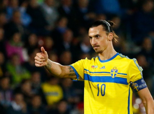 رسميا .. إبراهيموفيتش يحسم موقفه من