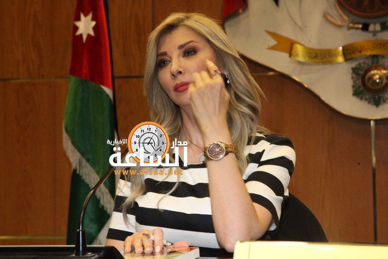 لارا طماش توقع «امرأة بذاكرتين» (صور)