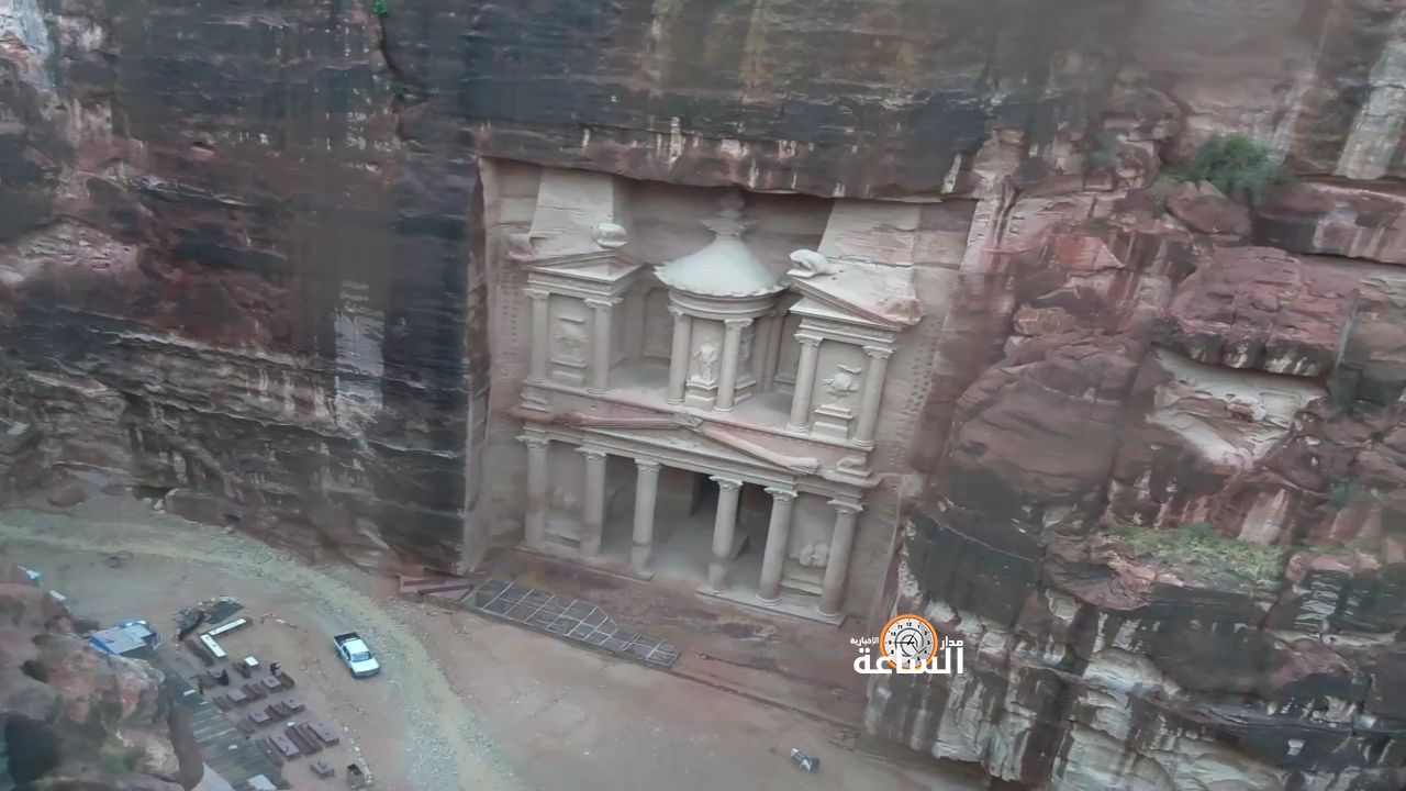 إخلاء 6 آلاف سائح في البترا