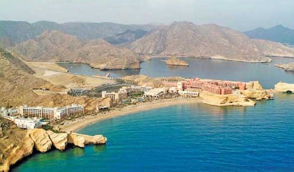 علماء يحذرون من تحول خليج عمان