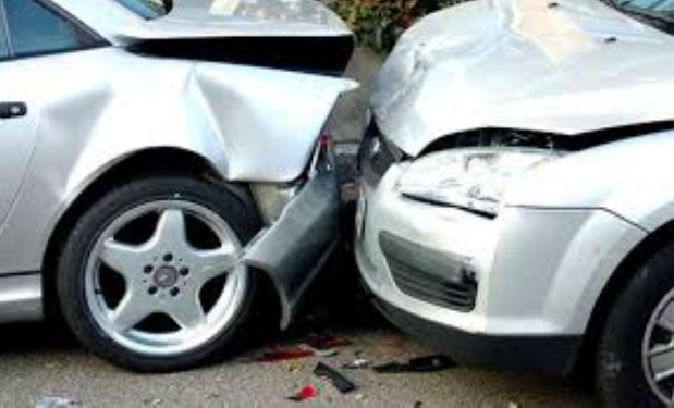 إصابة (4) أشخاص اثر حادث تصادم