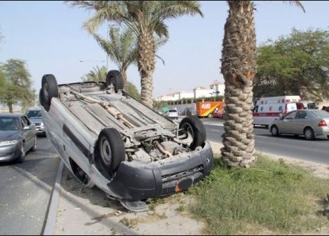 إصابة ثلاثة أشخاص اثر حادث تدهور