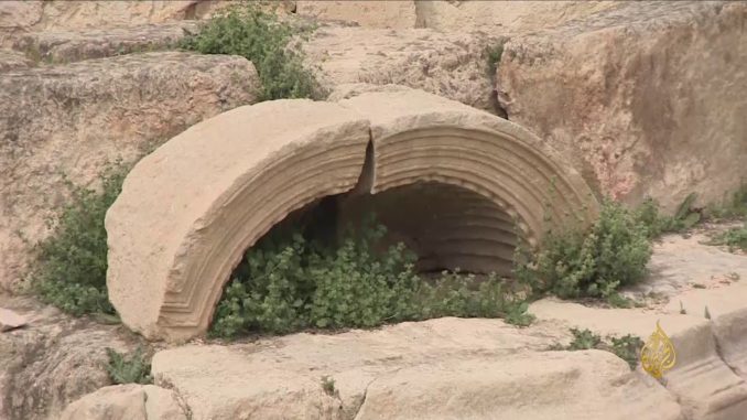 بدء التنقيب عن مدفن أثري شمال