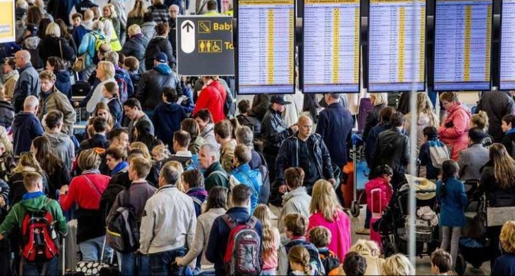 فوضى في مطار أمستردام بسبب انقطاع
