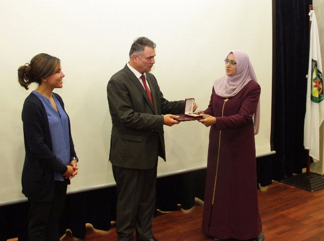 تكريم الفائزين من خريجي جامعة البلقاء