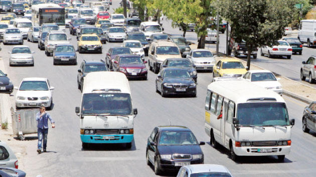 مواطنون يشتكون من انعدام وسائل النقل