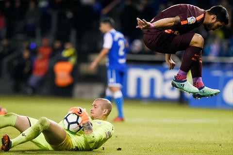 ثلاثية ميسي تقود برشلونة للقبه 25