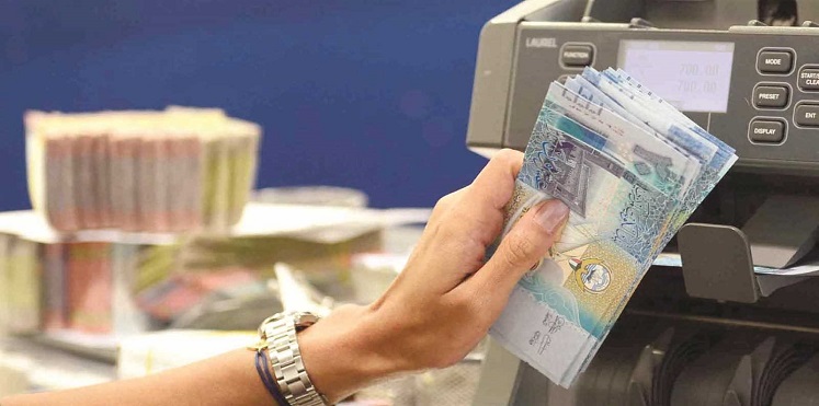 الكويت تبدأ عامها المالي الجديد بعجز