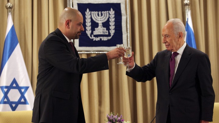 نائب يتحدث عن أسباب نقل سفير