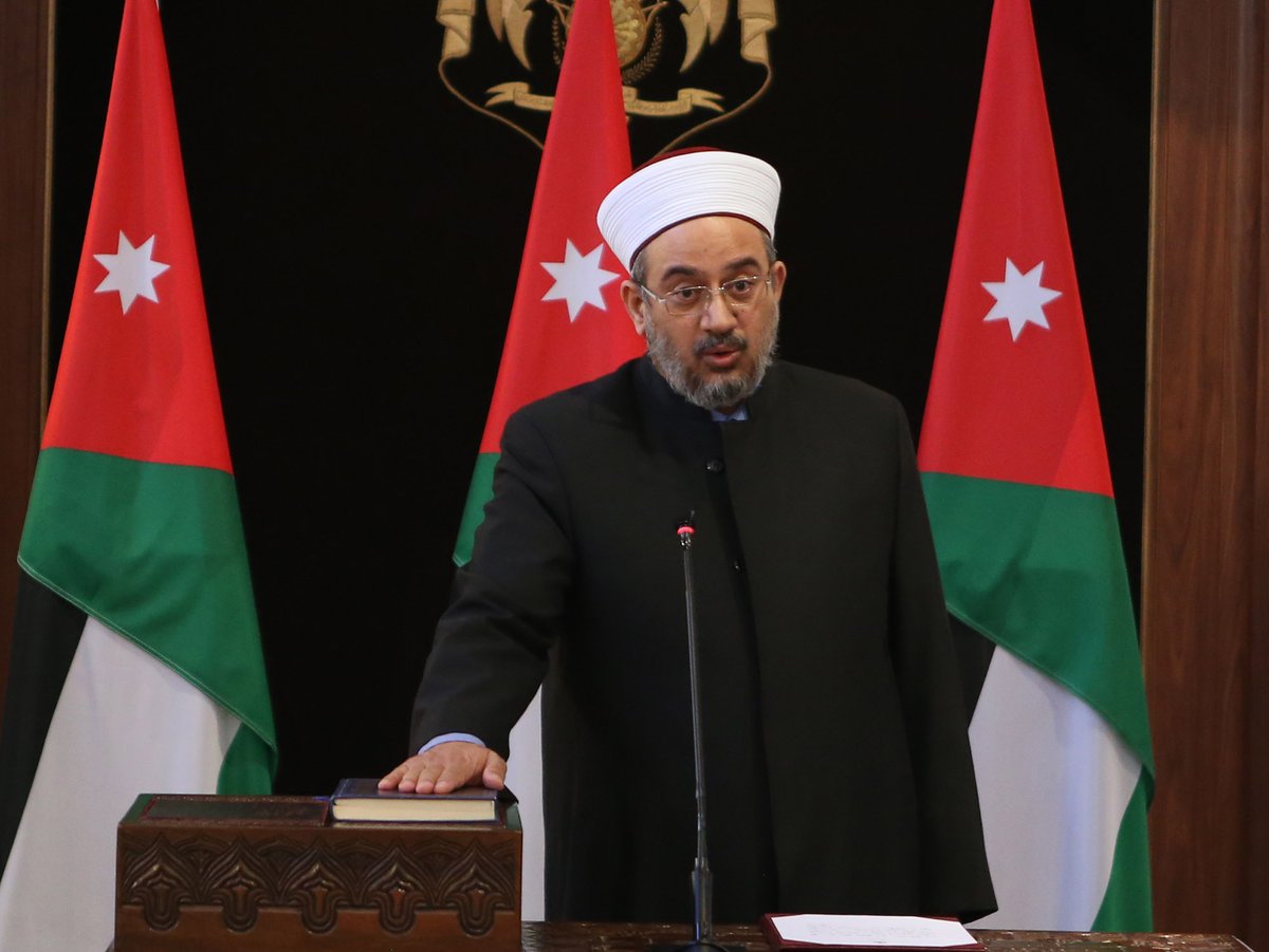 تعميم هام من وزير الأوقاف الى