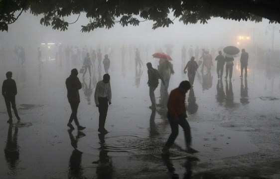 77 قتيلا و143 جريحا في عواصف