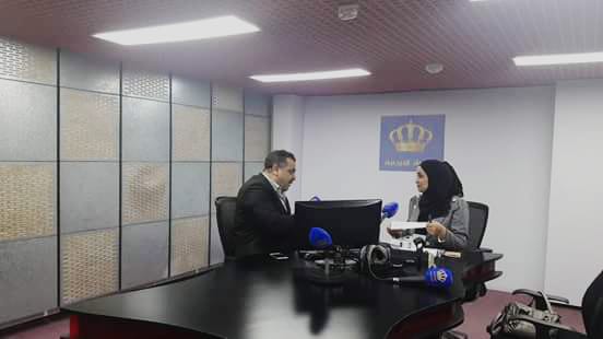 برنامج عالم الاقتصاد عبر اثير الاذاعة