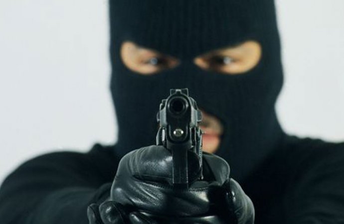 سطو على كازية السخنة في الزرقاء