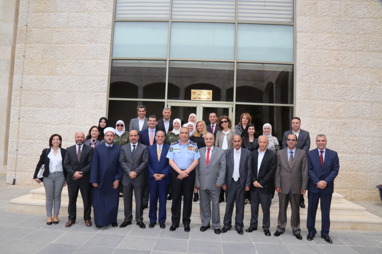 الحمود يلتقي الفريق الوطني لحماية الاسرة