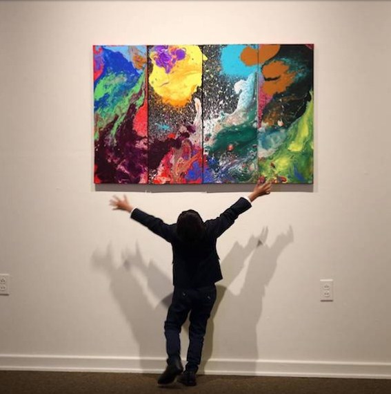 طفل في الرابعة يتحول إلى نجم