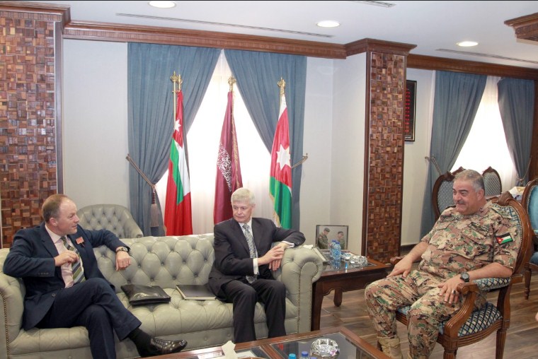 فريحات يستقبل وفدا من الكلية الملكية