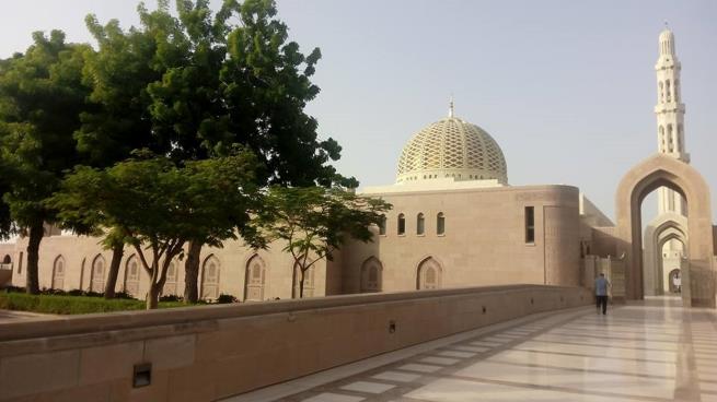 سلطنة عمان.. .17 مايو الجاري أول