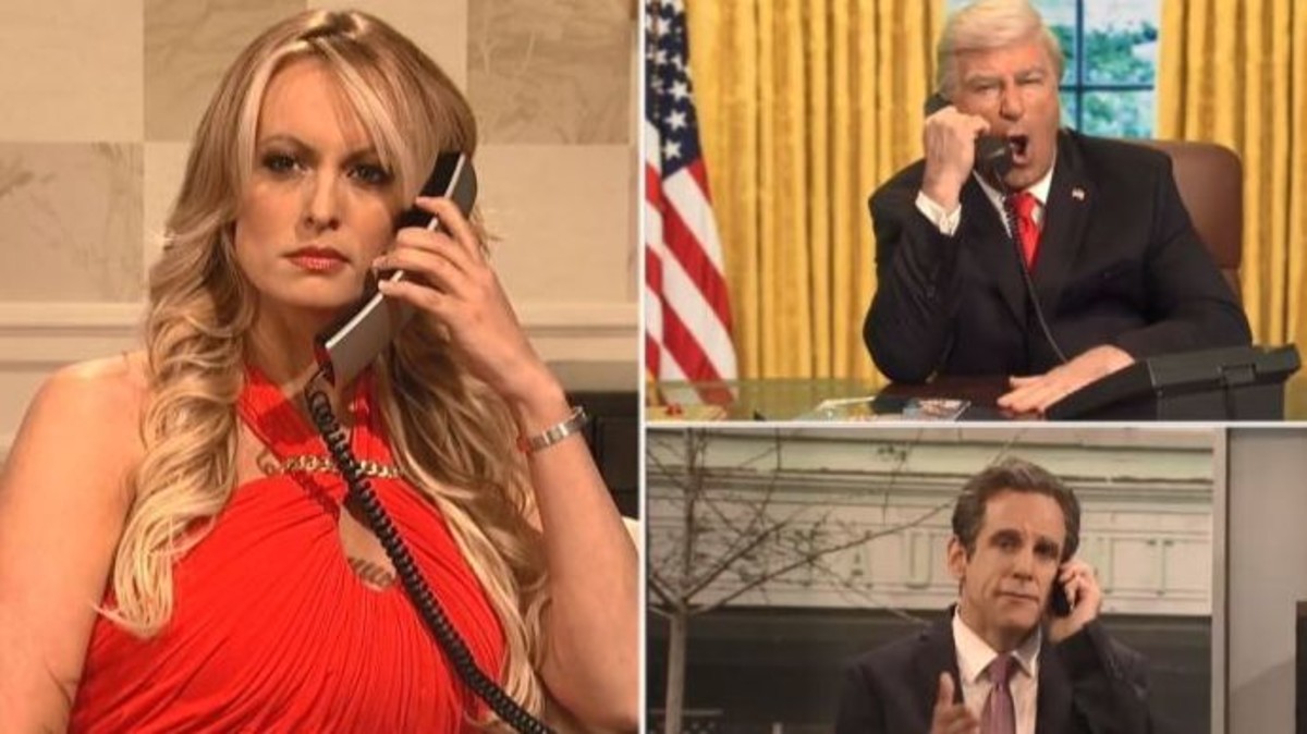 ممثلة إباحية تحذر ترمب في عرض