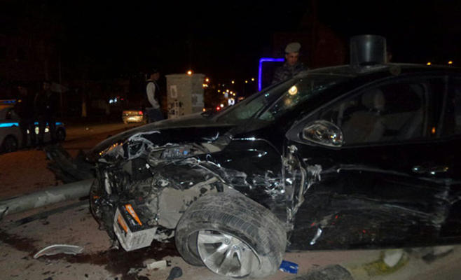 وفاة وإصابتان بحادث تصادم في البقعة