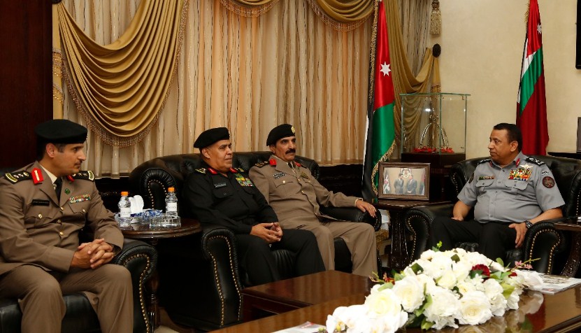 الحواتمة يلتقي عددا من رؤساء الوفود